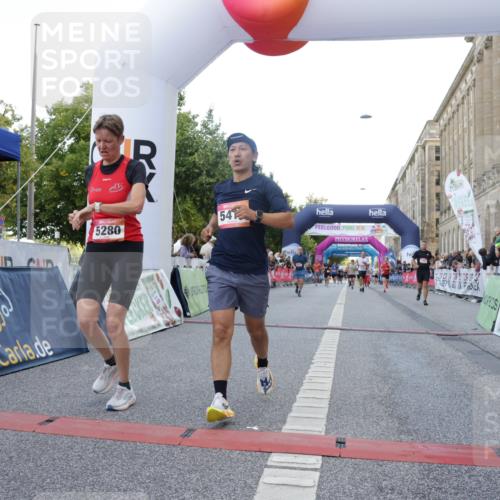 06.09.2026 - CURREX Alsterlauf Yannick Fuchs http://msf.ph/oto/10147596 06.09.2026 09:48:52 Ziel 2632, 3008, 3074, 5204, 5280, 5410, 5929, 6061, 6317 meine-sportfotos.de