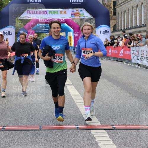 06.09.2026 - CURREX Alsterlauf Strokosch-Dieckow http://msf.ph/oto/10147659 06.09.2026 10:25:48 Ziel 2075, 2635, 2636, 3297, 3774, 4258, 4794, 5409, 6202, 6252, 6325 meine-sportfotos.de