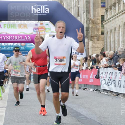 06.09.2026 - CURREX Alsterlauf Yannick Fuchs http://msf.ph/oto/10147672 06.09.2026 09:48:57 Ziel 2067, 2655, 2693, 3009, 3074, 4579, 4785, 5034, 5280, 5400, 5410, 5929, 5992, 6041, 6124, 6236, 6245 meine-sportfotos.de