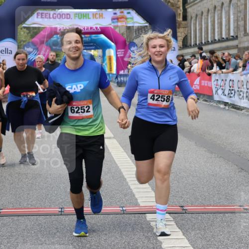 06.09.2026 - CURREX Alsterlauf Strokosch-Dieckow http://msf.ph/oto/10147683 06.09.2026 10:25:49 Ziel 2075, 2635, 2636, 3297, 3774, 4258, 4794, 5409, 6202, 6252, 6325 meine-sportfotos.de