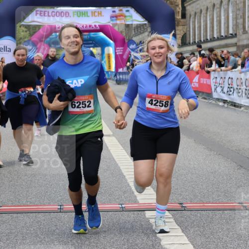 06.09.2026 - CURREX Alsterlauf Strokosch-Dieckow http://msf.ph/oto/10147686 06.09.2026 10:25:49 Ziel 2075, 2635, 2636, 3297, 3774, 4258, 4794, 5409, 6202, 6252, 6325 meine-sportfotos.de