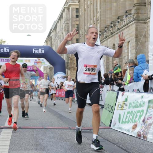 06.09.2026 - CURREX Alsterlauf Yannick Fuchs http://msf.ph/oto/10147715 06.09.2026 09:48:58 Ziel 2067, 2655, 2693, 3009, 3074, 4579, 4785, 5034, 5280, 5400, 5410, 5929, 5992, 6041, 6124, 6236, 6245 meine-sportfotos.de