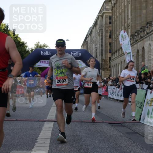 06.09.2026 - CURREX Alsterlauf Yannick Fuchs http://msf.ph/oto/10147748 06.09.2026 09:49:00 Ziel 2067, 2655, 2693, 3009, 3074, 3533, 4579, 4785, 5034, 5378, 5400, 5929, 5992, 6041, 6124, 6236, 6245 meine-sportfotos.de