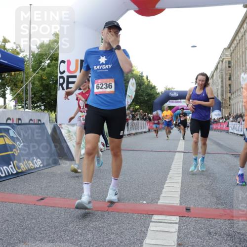 06.09.2026 - CURREX Alsterlauf Yannick Fuchs http://msf.ph/oto/10147837 06.09.2026 09:49:04 Ziel 2067, 2655, 2693, 3009, 3533, 3880, 4037, 4579, 4785, 5034, 5068, 5251, 5378, 5400, 5992, 6041, 6124, 6236, 6245, 6380, 8106 meine-sportfotos.de