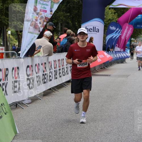06.09.2026 - CURREX Alsterlauf Strokosch-Dieckow http://msf.ph/oto/10147876 06.09.2026 10:26:39 Ziel 2282, 2283, 3784, 5058 meine-sportfotos.de