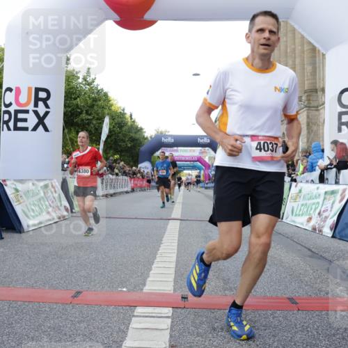 06.09.2026 - CURREX Alsterlauf Yannick Fuchs http://msf.ph/oto/10147897 06.09.2026 09:49:09 Ziel 3533, 3880, 3898, 4037, 4785, 5034, 5068, 5251, 5378, 5448, 5924, 6041, 6236, 6380, 8106 meine-sportfotos.de