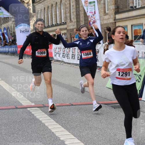 06.09.2026 - CURREX Alsterlauf Strokosch-Dieckow http://msf.ph/oto/10147900 06.09.2026 11:59:26 Ziel 1037, 1038, 1068, 1069, 1173, 1261, 1291, 1330 meine-sportfotos.de