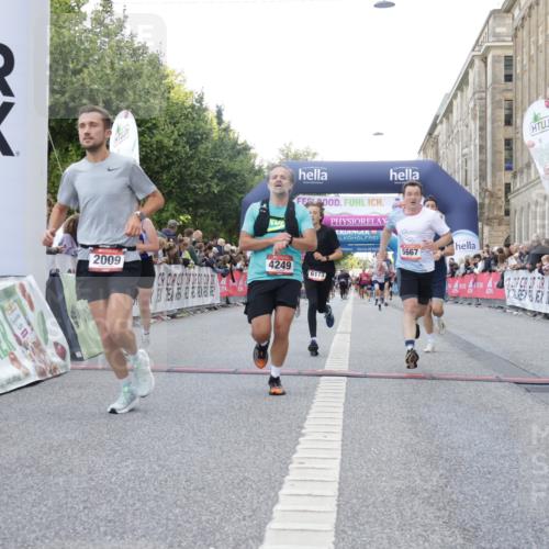 06.09.2026 - CURREX Alsterlauf Yannick Fuchs http://msf.ph/oto/10148038 06.09.2026 09:49:16 Ziel 2009, 2216, 3383, 3845, 3898, 4249, 5331, 5448, 5667, 5924, 6173, 6380, 6415, 8065 meine-sportfotos.de