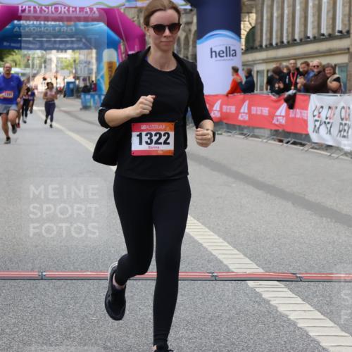 06.09.2026 - CURREX Alsterlauf Strokosch-Dieckow http://msf.ph/oto/10148103 06.09.2026 12:00:15 Ziel 1104, 1276, 1315, 1322, 8239, 8240 meine-sportfotos.de