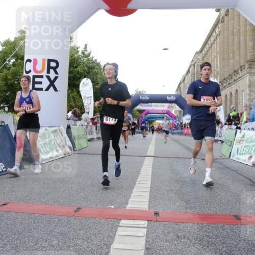 06.09.2026 - CURREX Alsterlauf Yannick Fuchs http://msf.ph/oto/10148117 06.09.2026 09:49:18 Ziel 1045, 2009, 2216, 3383, 3845, 3898, 3940, 4249, 4722, 5331, 5448, 5667, 5784, 5924, 6173, 6415, 8065 meine-sportfotos.de