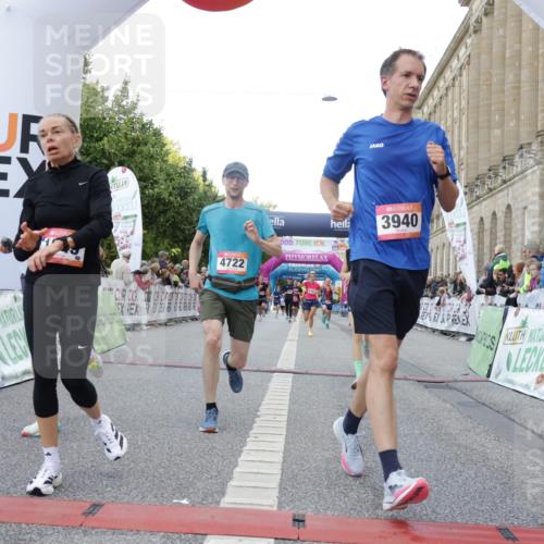 06.09.2026 - CURREX Alsterlauf Yannick Fuchs http://msf.ph/oto/10148249 06.09.2026 09:49:23 Ziel 1045, 2216, 3383, 3845, 3940, 4249, 4722, 4999, 5331, 5667, 5784, 6105, 6123, 6173, 6181, 6240, 6415, 8065 meine-sportfotos.de