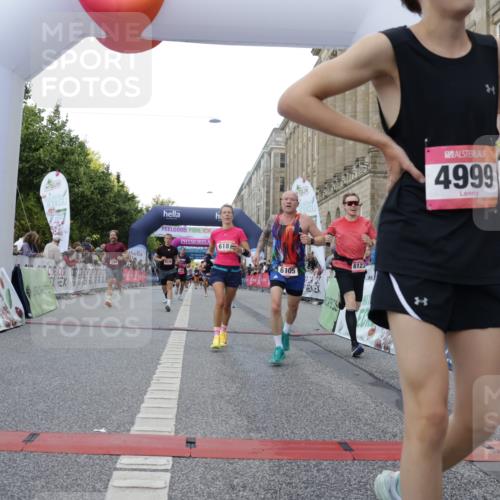 06.09.2026 - CURREX Alsterlauf Yannick Fuchs http://msf.ph/oto/10148350 06.09.2026 09:49:27 Ziel 1045, 2112, 2812, 3033, 3246, 3383, 3940, 4722, 4999, 5331, 5605, 5760, 5784, 6105, 6123, 6181, 6240, 8065 meine-sportfotos.de