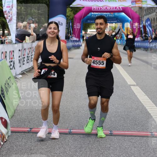 06.09.2026 - CURREX Alsterlauf Strokosch-Dieckow http://msf.ph/oto/10148471 06.09.2026 10:29:12 Ziel 4554, 4555 meine-sportfotos.de