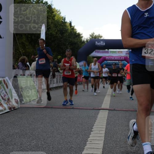 06.09.2026 - CURREX Alsterlauf Yannick Fuchs http://msf.ph/oto/10148692 06.09.2026 09:49:46 Ziel 2180, 2609, 2870, 2961, 3063, 3113, 3223, 3368, 4112, 4212, 4240, 5175, 5347, 5902, 6035, 6323, 6369, 8234, 8337 meine-sportfotos.de
