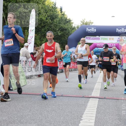06.09.2026 - CURREX Alsterlauf Yannick Fuchs http://msf.ph/oto/10148705 06.09.2026 09:49:46 Ziel 2180, 2609, 2870, 2961, 3063, 3113, 3223, 3368, 4112, 4212, 4240, 5175, 5347, 5902, 6035, 6323, 6369, 8234, 8337 meine-sportfotos.de
