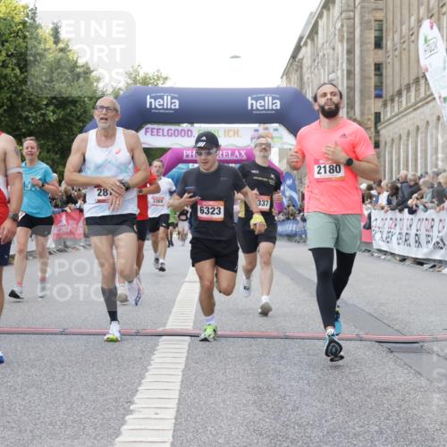 06.09.2026 - CURREX Alsterlauf Yannick Fuchs http://msf.ph/oto/10148733 06.09.2026 09:49:47 Ziel 2180, 2609, 2870, 2961, 3063, 3113, 3223, 3368, 4112, 4212, 5175, 5347, 5902, 6323, 8234, 8337 meine-sportfotos.de