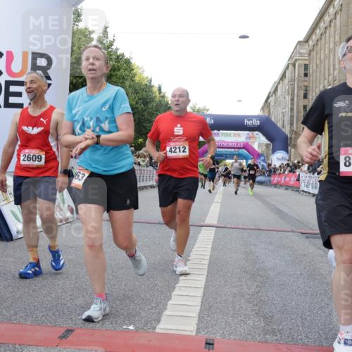 06.09.2026 - CURREX Alsterlauf Yannick Fuchs http://msf.ph/oto/10148800 06.09.2026 09:49:50 Ziel 2180, 2609, 2870, 3063, 3113, 3223, 3368, 4112, 4161, 4212, 4428, 4532, 4932, 5346, 5902, 6323, 8337 meine-sportfotos.de