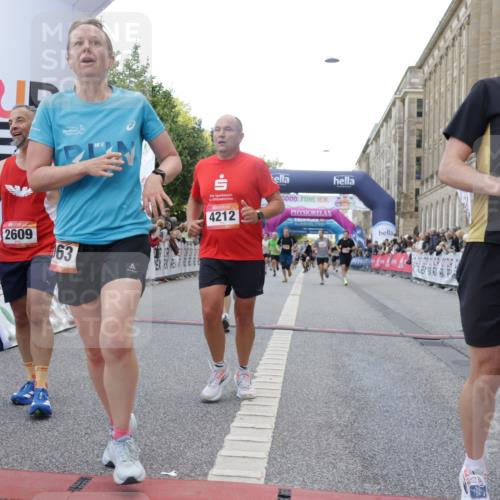 06.09.2026 - CURREX Alsterlauf Yannick Fuchs http://msf.ph/oto/10148807 06.09.2026 09:49:50 Ziel 2180, 2609, 2870, 3063, 3113, 3223, 3368, 4112, 4161, 4212, 4428, 4532, 4932, 5346, 5902, 6323, 8337 meine-sportfotos.de