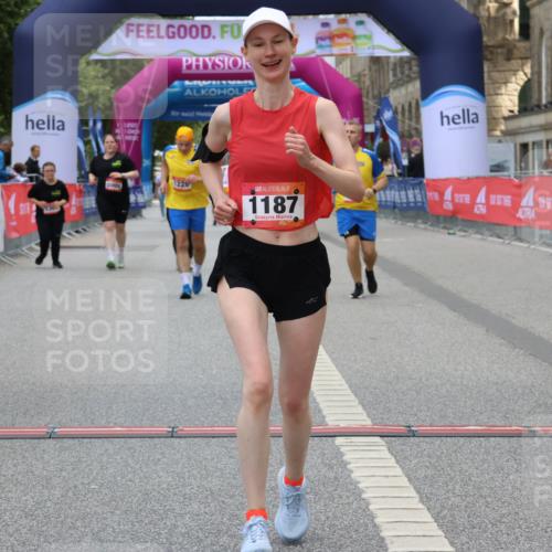 06.09.2026 - CURREX Alsterlauf Strokosch-Dieckow http://msf.ph/oto/10148832 06.09.2026 12:04:13 Ziel 1171, 1172, 1187, 1188, 1228, 1229 meine-sportfotos.de
