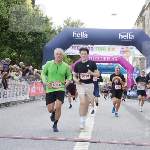06.09.2026 - CURREX Alsterlauf Yannick Fuchs http://msf.ph/oto/10148928 06.09.2026 09:49:56 Ziel 2094, 2814, 2823, 3063, 3368, 3492, 4142, 4161, 4212, 4428, 4532, 4932, 4951, 4954, 5346, 6010, 6475 meine-sportfotos.de