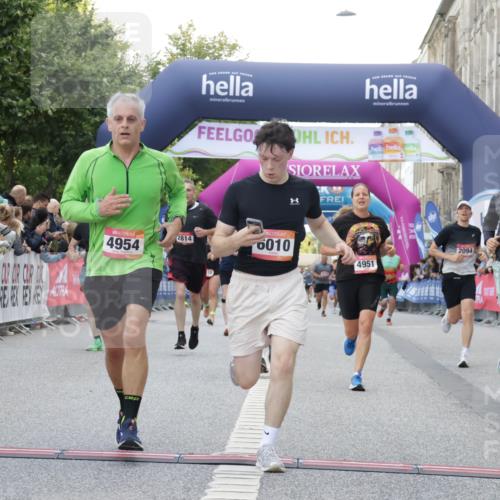 06.09.2026 - CURREX Alsterlauf Yannick Fuchs http://msf.ph/oto/10148933 06.09.2026 09:49:56 Ziel 2094, 2814, 2823, 3063, 3368, 3492, 4142, 4161, 4212, 4428, 4532, 4932, 4951, 4954, 5346, 6010, 6475 meine-sportfotos.de