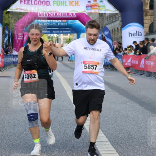06.09.2026 - CURREX Alsterlauf Strokosch-Dieckow http://msf.ph/oto/10148962 06.09.2026 10:32:25 Ziel 2212, 4002, 5857 meine-sportfotos.de