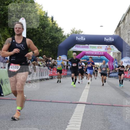 06.09.2026 - CURREX Alsterlauf Yannick Fuchs http://msf.ph/oto/10149070 06.09.2026 09:50:05 Ziel 2020, 2094, 2639, 2814, 2823, 3492, 3739, 4105, 4142, 4393, 4951, 5316, 5628, 5744, 5834, 6157, 6428, 6475 meine-sportfotos.de