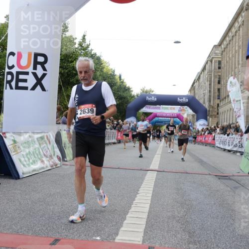 06.09.2026 - CURREX Alsterlauf Yannick Fuchs http://msf.ph/oto/10149182 06.09.2026 09:50:10 Ziel 2020, 2256, 2639, 3739, 4083, 4101, 4105, 4393, 4435, 5191, 5316, 5628, 5744, 5834, 5981, 6077, 6274, 6428 meine-sportfotos.de
