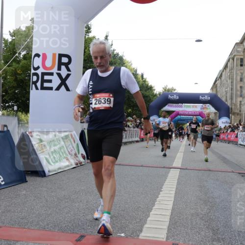 06.09.2026 - CURREX Alsterlauf Yannick Fuchs http://msf.ph/oto/10149185 06.09.2026 09:50:11 Ziel 2020, 2256, 2639, 3739, 4083, 4101, 4105, 4393, 4435, 5191, 5316, 5628, 5834, 5981, 6077, 6274, 6428 meine-sportfotos.de