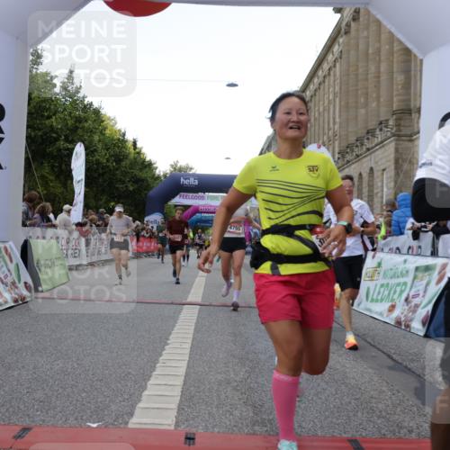 06.09.2026 - CURREX Alsterlauf Yannick Fuchs http://msf.ph/oto/10149462 06.09.2026 09:50:28 Ziel 2411, 2453, 2506, 2878, 3044, 3475, 4568, 4700, 4755, 4840, 5006, 5299, 5631, 5946, 6427, 8156, 8256, 8278 meine-sportfotos.de