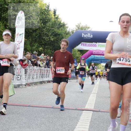 06.09.2026 - CURREX Alsterlauf Yannick Fuchs http://msf.ph/oto/10149467 06.09.2026 09:50:30 Ziel 2411, 2453, 2506, 2878, 3044, 3475, 4568, 4755, 4840, 4897, 5006, 5299, 5631, 5946, 6427, 8156, 8256, 8278 meine-sportfotos.de