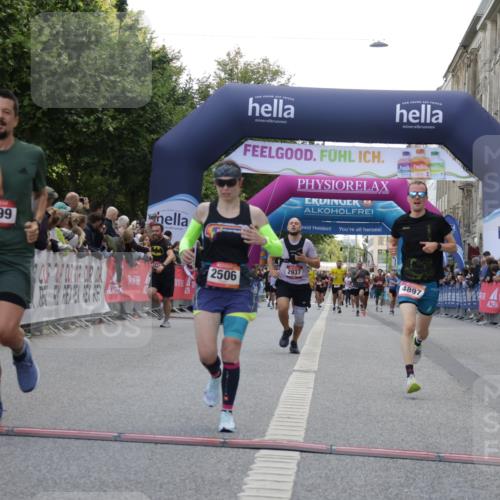 06.09.2026 - CURREX Alsterlauf Yannick Fuchs http://msf.ph/oto/10149475 06.09.2026 09:50:32 Ziel 2411, 2506, 2878, 2937, 3044, 4568, 4755, 4897, 5299, 5631, 5946, 6427, 8156 meine-sportfotos.de