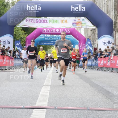 06.09.2026 - CURREX Alsterlauf Yannick Fuchs http://msf.ph/oto/10149503 06.09.2026 09:50:40 Ziel 2506, 2937, 3402, 4022, 4548, 4897, 5274, 5299, 8160 meine-sportfotos.de