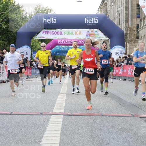 06.09.2026 - CURREX Alsterlauf Yannick Fuchs http://msf.ph/oto/10149525 06.09.2026 09:50:45 Ziel 3292, 3402, 4022, 4371, 4548, 4556, 4834, 4997, 4998, 5178, 5274, 5282, 5714, 8160, 8277 meine-sportfotos.de