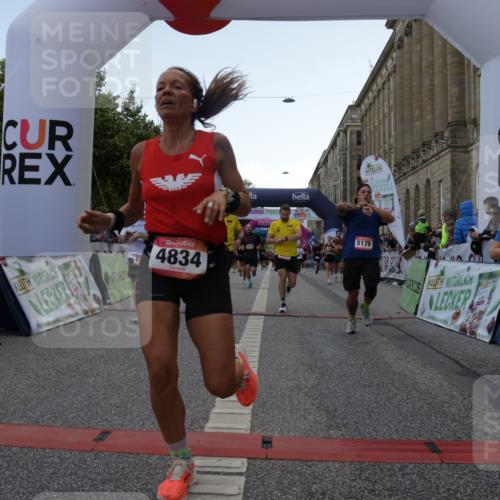 06.09.2026 - CURREX Alsterlauf Yannick Fuchs http://msf.ph/oto/10149534 06.09.2026 09:50:47 Ziel 3073, 3292, 3423, 4022, 4371, 4548, 4556, 4834, 4997, 4998, 5178, 5282, 5714, 8160, 8277 meine-sportfotos.de