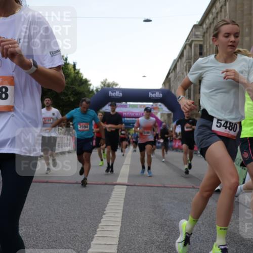 06.09.2026 - CURREX Alsterlauf Yannick Fuchs http://msf.ph/oto/10149577 06.09.2026 09:50:56 Ziel 2008, 2594, 2803, 3073, 3152, 3279, 3423, 3468, 3498, 3700, 4070, 4317, 4371, 4687, 5101, 5102, 5282, 5480, 6182, 6277, 8277 meine-sportfotos.de