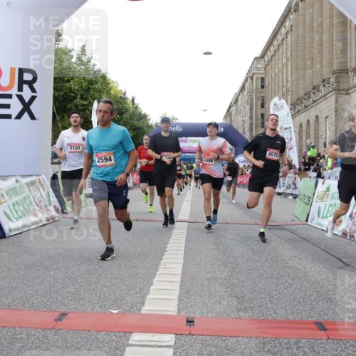 06.09.2026 - CURREX Alsterlauf Yannick Fuchs http://msf.ph/oto/10149582 06.09.2026 09:50:57 Ziel 2008, 2594, 2803, 3073, 3152, 3279, 3423, 3468, 3498, 3700, 4070, 4317, 4371, 4687, 5101, 5102, 5480, 6182, 6277, 8277 meine-sportfotos.de