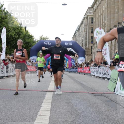 06.09.2026 - CURREX Alsterlauf Yannick Fuchs http://msf.ph/oto/10149602 06.09.2026 09:51:01 Ziel 2008, 2200, 2344, 2594, 2803, 3152, 3279, 3468, 3498, 3664, 3700, 4070, 4317, 4687, 4895, 5101, 5102, 5365, 5480, 5642, 5977, 6277 meine-sportfotos.de