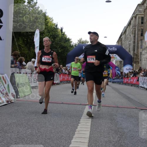 06.09.2026 - CURREX Alsterlauf Yannick Fuchs http://msf.ph/oto/10149630 06.09.2026 09:51:01 Ziel 2008, 2200, 2344, 2594, 2803, 3152, 3279, 3468, 3498, 3664, 3700, 4070, 4317, 4687, 4895, 5101, 5102, 5365, 5480, 5642, 5977, 6277 meine-sportfotos.de