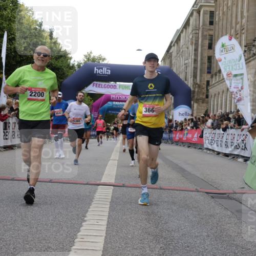 06.09.2026 - CURREX Alsterlauf Yannick Fuchs http://msf.ph/oto/10149805 06.09.2026 09:51:03 Ziel 2200, 2344, 2594, 2803, 3152, 3279, 3498, 3664, 3700, 4070, 4687, 4895, 5101, 5365, 5551, 5609, 5642, 5977, 6204, 6277 meine-sportfotos.de