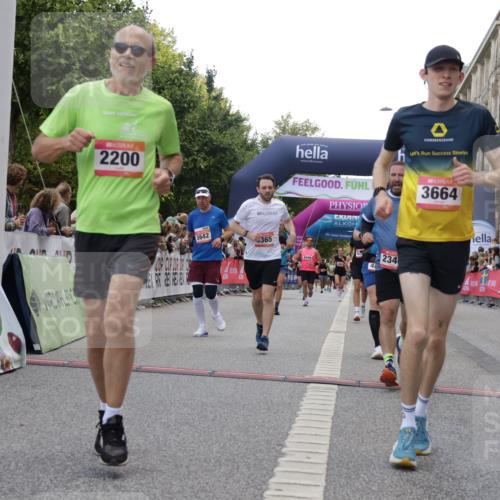 06.09.2026 - CURREX Alsterlauf Yannick Fuchs http://msf.ph/oto/10149852 06.09.2026 09:51:04 Ziel 2200, 2344, 3152, 3279, 3498, 3664, 3700, 4070, 4681, 4687, 4895, 5101, 5365, 5551, 5609, 5642, 5977, 6204, 6277 meine-sportfotos.de