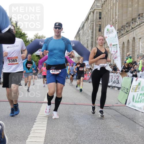 06.09.2026 - CURREX Alsterlauf Yannick Fuchs http://msf.ph/oto/10150063 06.09.2026 09:51:06 Ziel 2200, 2344, 2358, 3237, 3279, 3664, 3700, 4681, 4895, 5365, 5551, 5609, 5642, 5977, 6204, 6277, 8049, 8195 meine-sportfotos.de
