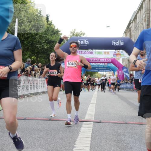 06.09.2026 - CURREX Alsterlauf Yannick Fuchs http://msf.ph/oto/10150278 06.09.2026 09:51:10 Ziel 2200, 2344, 2358, 3237, 3664, 4681, 4895, 5365, 5551, 5609, 5642, 5977, 6190, 6204, 8049, 8195 meine-sportfotos.de