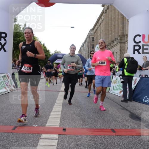 06.09.2026 - CURREX Alsterlauf Yannick Fuchs http://msf.ph/oto/10150909 06.09.2026 09:51:20 Ziel 2071, 2079, 2434, 2549, 2973, 2974, 3138, 3340, 3408, 3526, 3549, 3886, 4092, 4381, 4382, 4387, 4696, 5238, 5694, 5829, 5885, 6190, 6327, 6399 meine-sportfotos.de