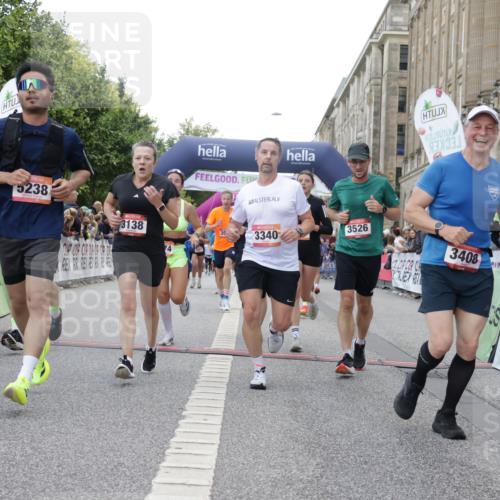 06.09.2026 - CURREX Alsterlauf Yannick Fuchs http://msf.ph/oto/10150918 06.09.2026 09:51:23 Ziel 2071, 2079, 2434, 2549, 2973, 2974, 3138, 3340, 3408, 3526, 3549, 3686, 3886, 4092, 4381, 4382, 4387, 4696, 4989, 5027, 5151, 5238, 5694, 5829, 5869, 5885, 6327, 6399, 8301 meine-sportfotos.de