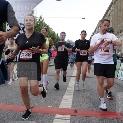 06.09.2026 - CURREX Alsterlauf Yannick Fuchs http://msf.ph/oto/10150927 06.09.2026 09:51:24 Ziel 2071, 2079, 2434, 2549, 2973, 2974, 3138, 3340, 3408, 3526, 3549, 3686, 3886, 4092, 4381, 4382, 4387, 4696, 4989, 5027, 5151, 5238, 5694, 5829, 5869, 5885, 6327, 6399, 6490, 8301 meine-sportfotos.de