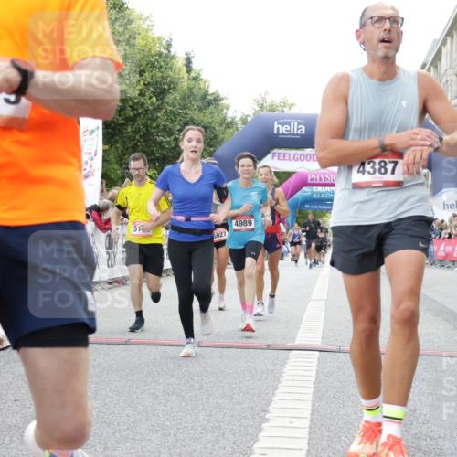 06.09.2026 - CURREX Alsterlauf Yannick Fuchs http://msf.ph/oto/10150931 06.09.2026 09:51:26 Ziel 2071, 2079, 2434, 2549, 2973, 2974, 3138, 3286, 3340, 3408, 3526, 3549, 3686, 3886, 4092, 4381, 4382, 4387, 4989, 5027, 5151, 5238, 5694, 5869, 5885, 6490, 8301 meine-sportfotos.de