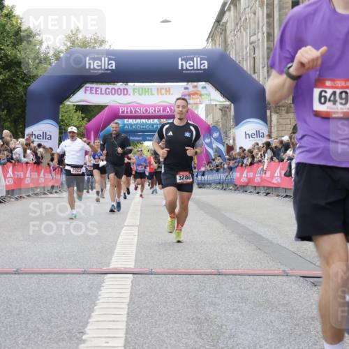 06.09.2026 - CURREX Alsterlauf Yannick Fuchs http://msf.ph/oto/10151092 06.09.2026 09:51:30 Ziel 2023, 2071, 2079, 2973, 2974, 3286, 3526, 3686, 3733, 3886, 4092, 4387, 4989, 5027, 5151, 5230, 5694, 5869, 6411, 6490, 8301 meine-sportfotos.de