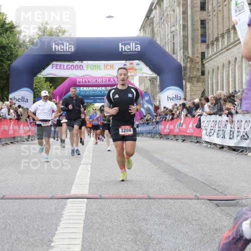 06.09.2026 - CURREX Alsterlauf Yannick Fuchs http://msf.ph/oto/10151135 06.09.2026 09:51:30 Ziel 2023, 2071, 2079, 2973, 2974, 3286, 3526, 3686, 3733, 3886, 4092, 4387, 4989, 5027, 5151, 5230, 5694, 5869, 6411, 6490, 8301 meine-sportfotos.de