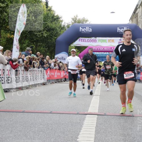06.09.2026 - CURREX Alsterlauf Yannick Fuchs http://msf.ph/oto/10151219 06.09.2026 09:51:31 Ziel 2023, 2071, 2079, 3286, 3686, 3733, 4387, 4989, 5027, 5151, 5230, 5596, 5694, 5847, 5869, 6411, 6490, 8301 meine-sportfotos.de